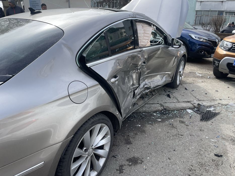 Dezmembres Volkswagen Passat CC