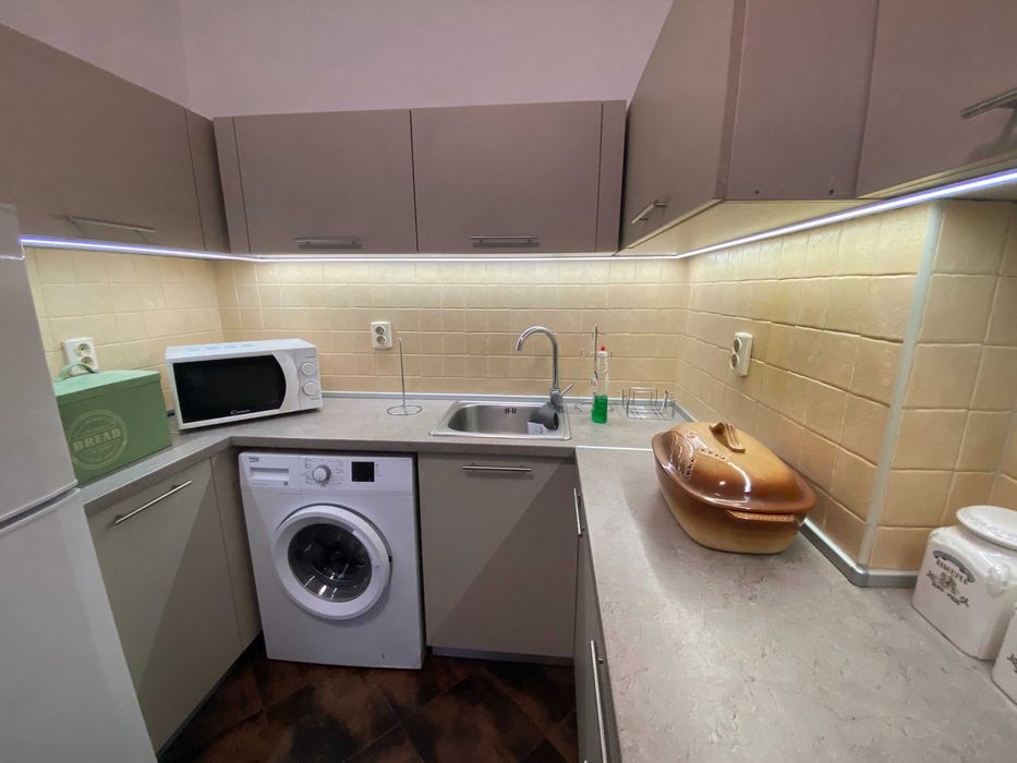 Дава се под наем Тристаен апартамент в София, Център - 70 кв.м за 680 € - Снимка #4