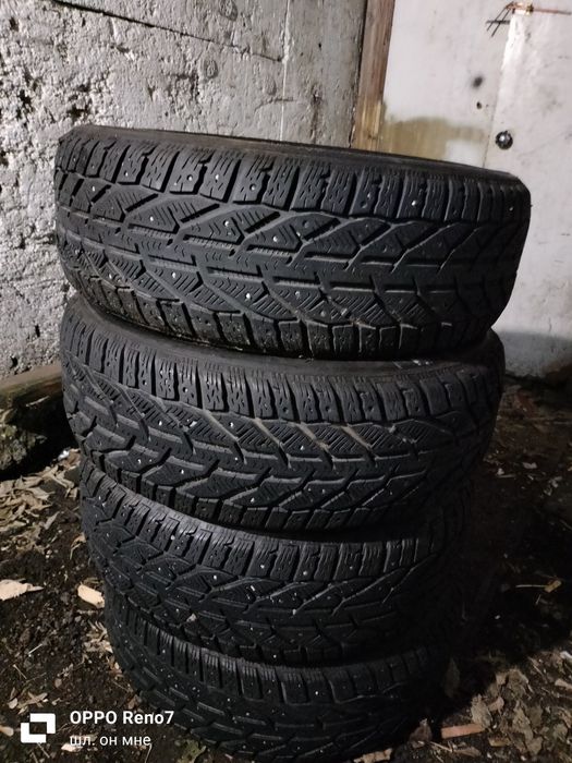 Резина зимняя R17 на шипах