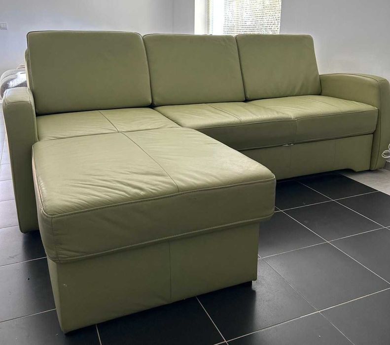 Canapea extensibila, cu spatiu de depozitare