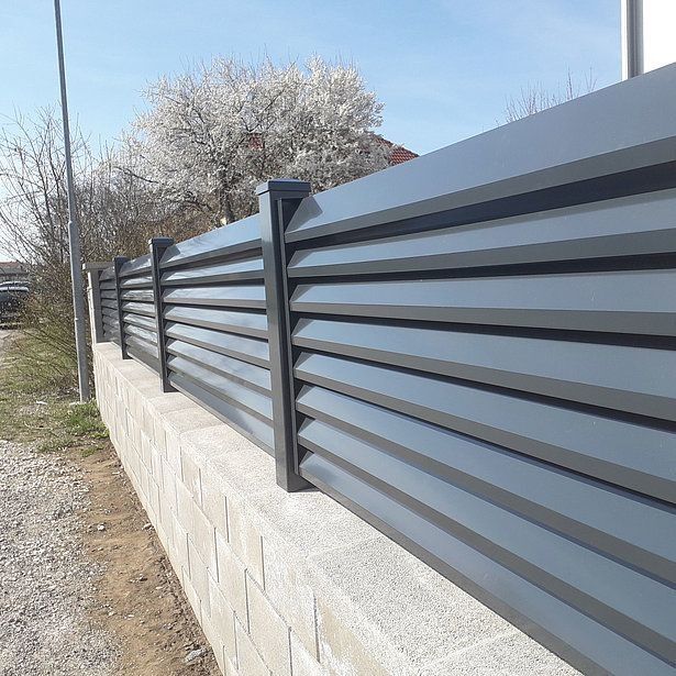 Garduri și porți metalice