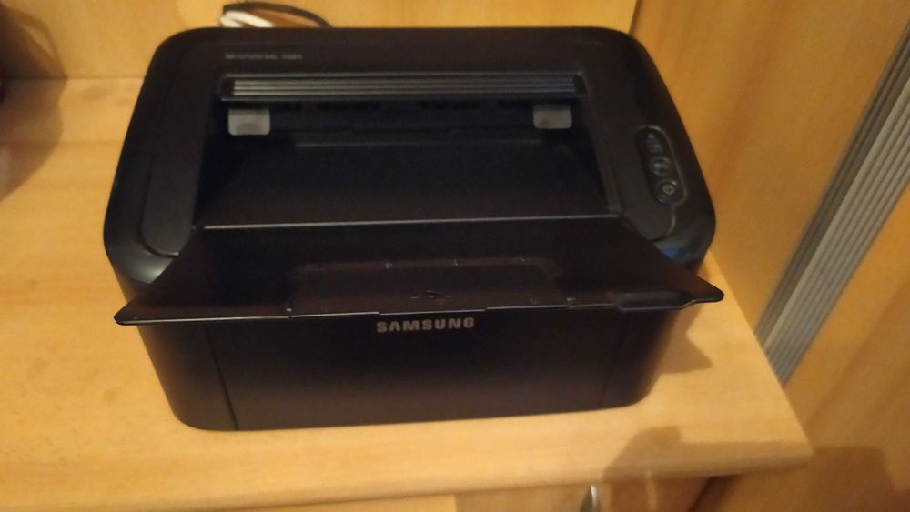 Продавам лазерен принтер Samsung ML - 1665