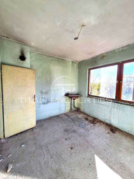 Едноетажна къща в село Беловица