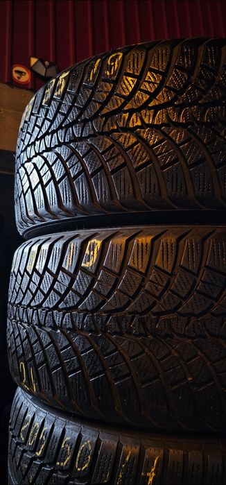 Anvelope 235 35 R19 IARNĂ 225 245 255 R20 30 40 45 R21 275 305 M+S 315