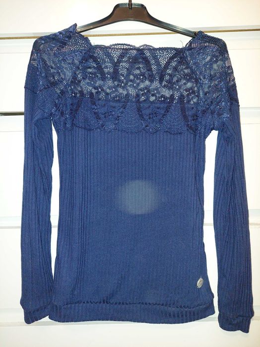 Bluza cu dantela, stil barcuta TRANSPORT GRATUIT