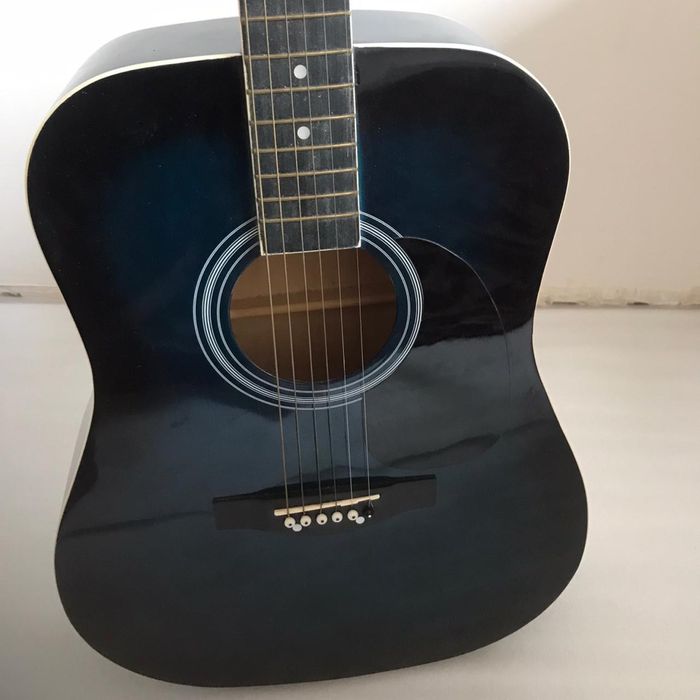 Гитара в хорошем состояний