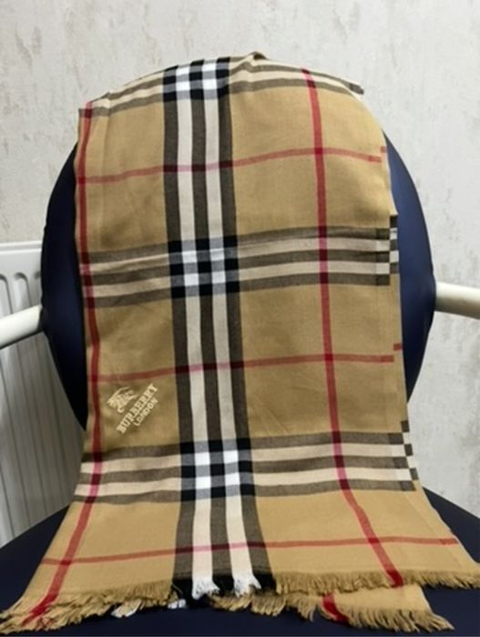 Esarfa / fular Burberry