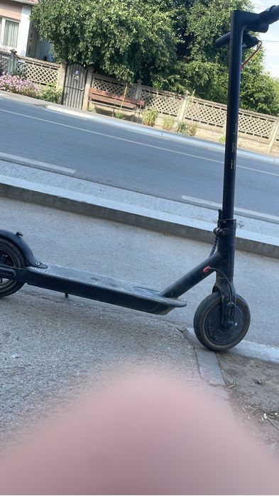 Vand trotineta la doar 1000 in stare busn