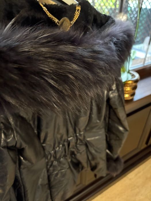 Haină din piele ușor matlasata cu blană matirala