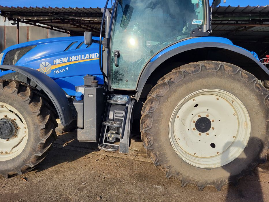 Tractor T6125S +Hardi Navigator 3000