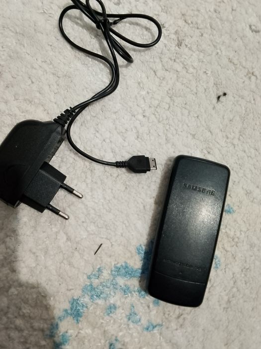 Продам телефон Самсунг 1-симичный