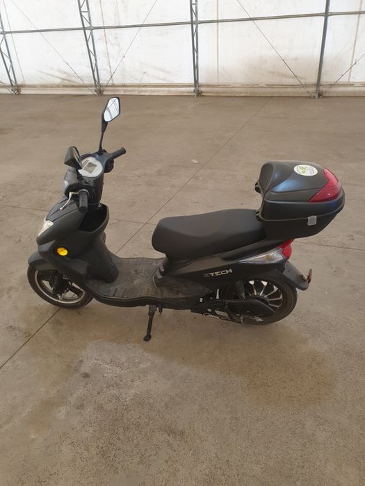 Vând motor electric