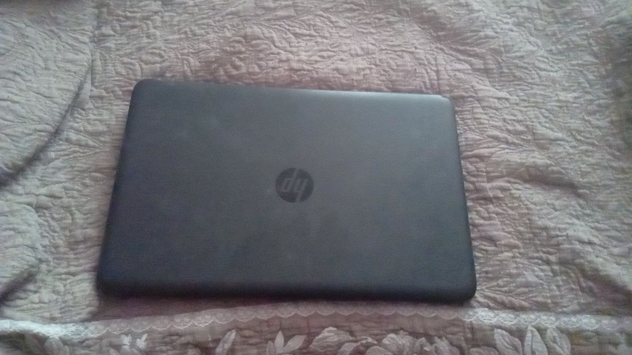 Hp Noutbooki ekran ishlamidi Zapchastga olib qosela boladi