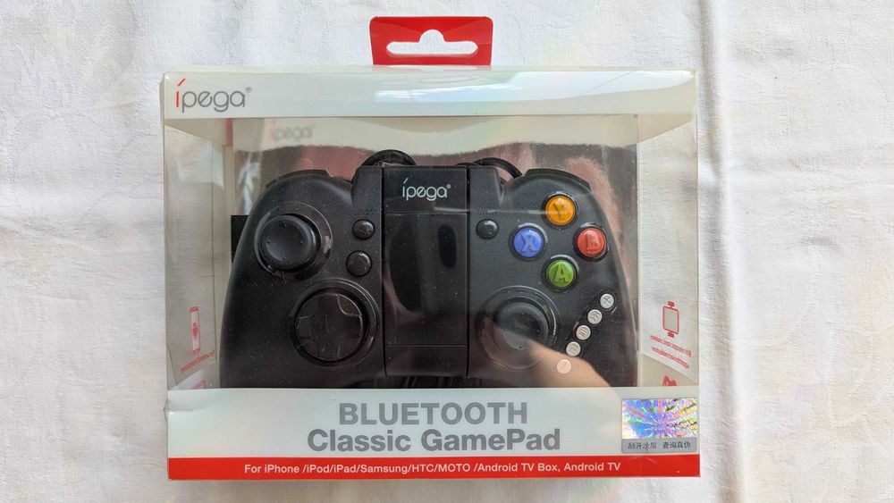 Gamepad Bluetooth cu suport telefon