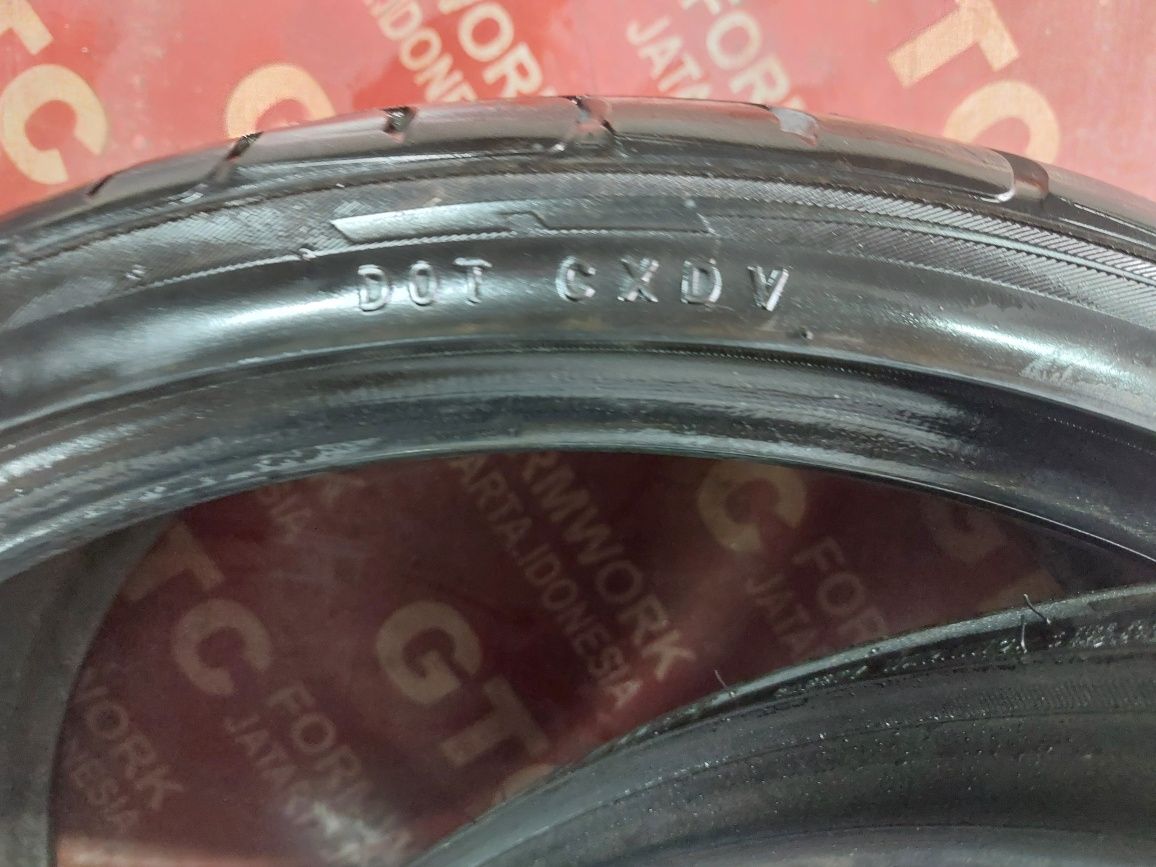 255/30/ZR 21 цола TOYO MADE IN JAPAN