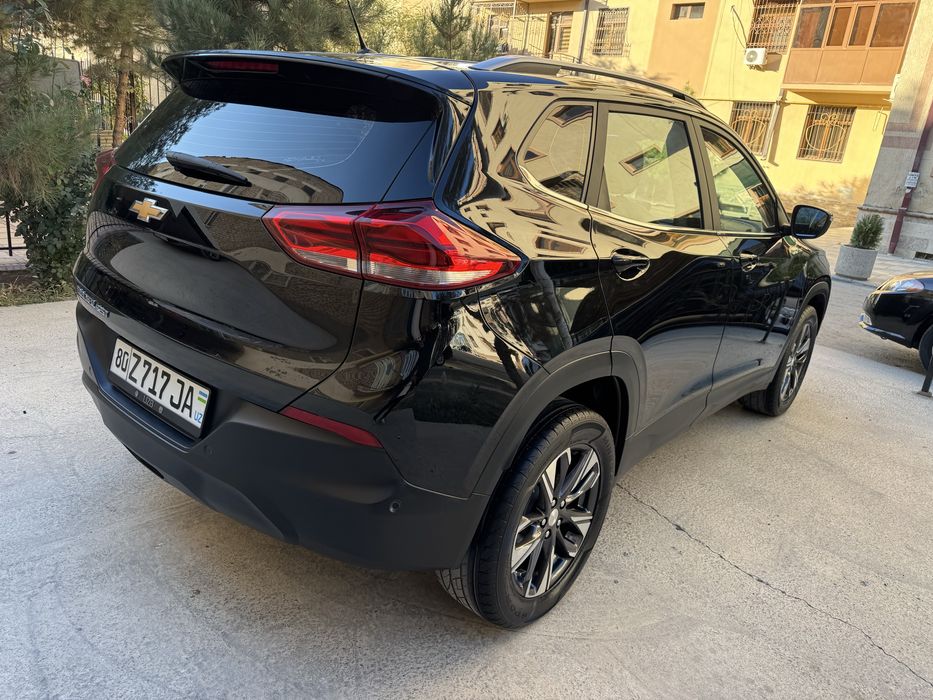 Tracker 325T Premier 2021 yil