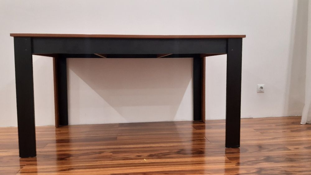 продам стол  обеденный