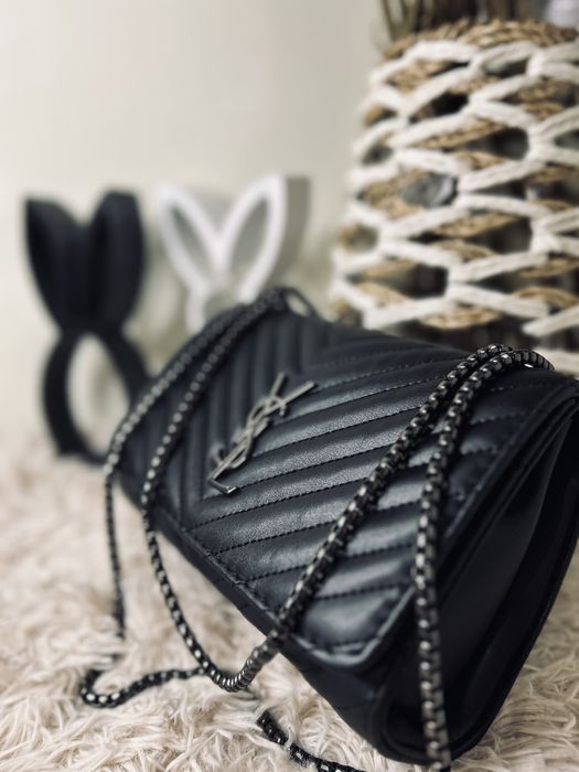 Дамски чанти YSL