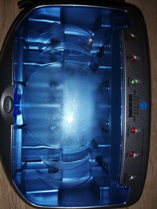 Incarcator baterii / acumulatori toate tipurile NOU transport GRATUIT