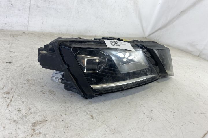 Фар Дясно Оригинален Лед Повреден Шкода Октавия 3 / Skoda Octavia 3 Ор