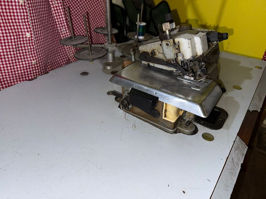 Masina de surfilat Metalica cu 3 fire