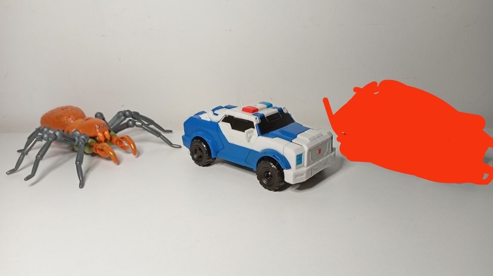 Transformers 2-Pack (RID2015 Strongarm & Legacy United Tarantulas)