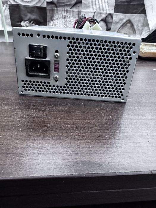 sursă de alimentare pentru PC – Raidmax ~500W (model mai vechi)