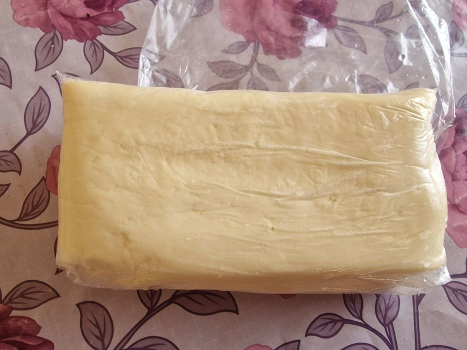 Vând brânză de burduf