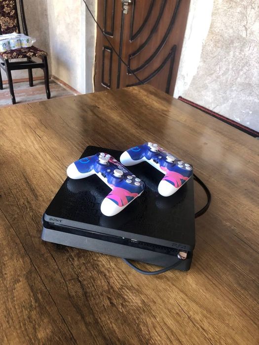 PlayStation4 slim  500GB