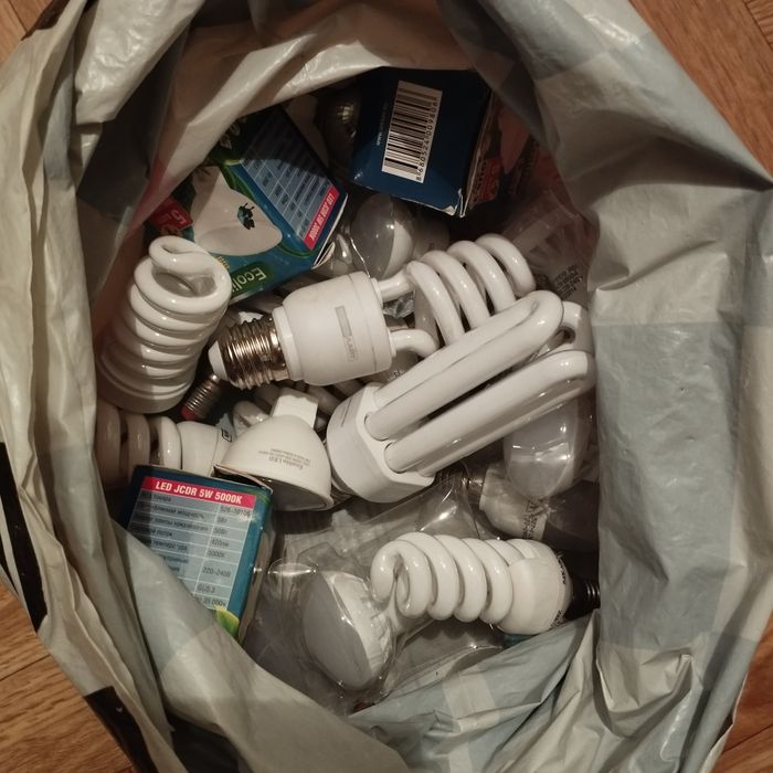 Отдам даром лампочки