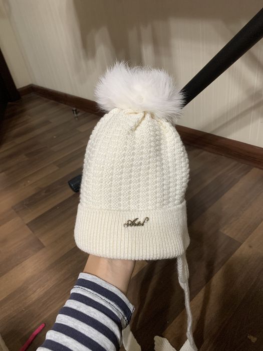 Шерстяная шапка белая