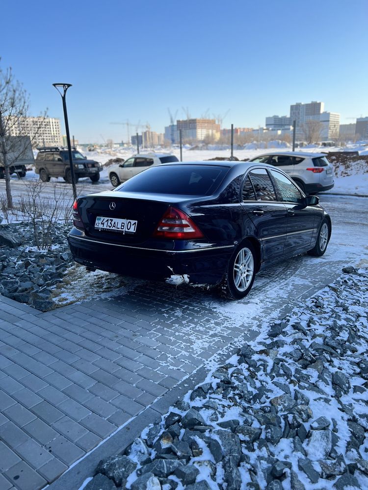 Мерседес w203