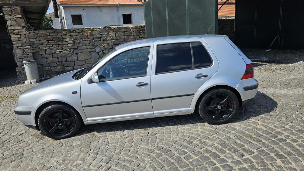 Колата в исправно състояние всичко работи ел сткла ел огледала  2300лв