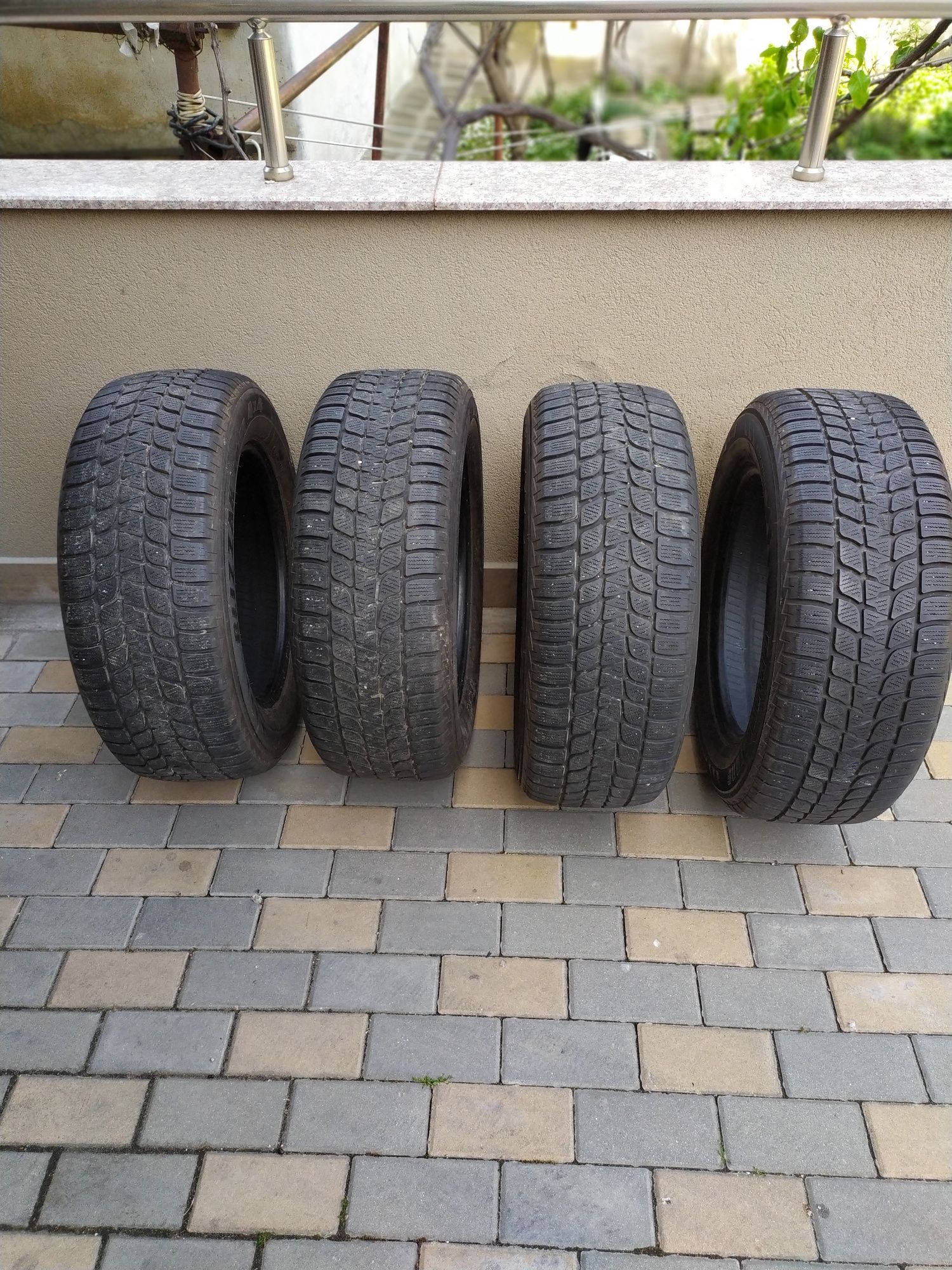 235/60/17-Bridgestone Blizzak 4x4