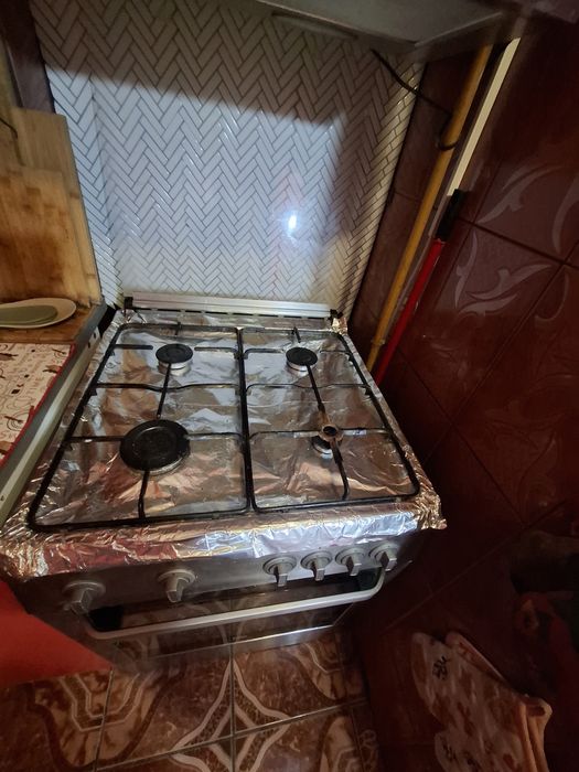 Aragaz beko pe gaze aprinde electrica