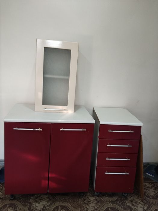 Продам Кухонный гарнитур.35000.