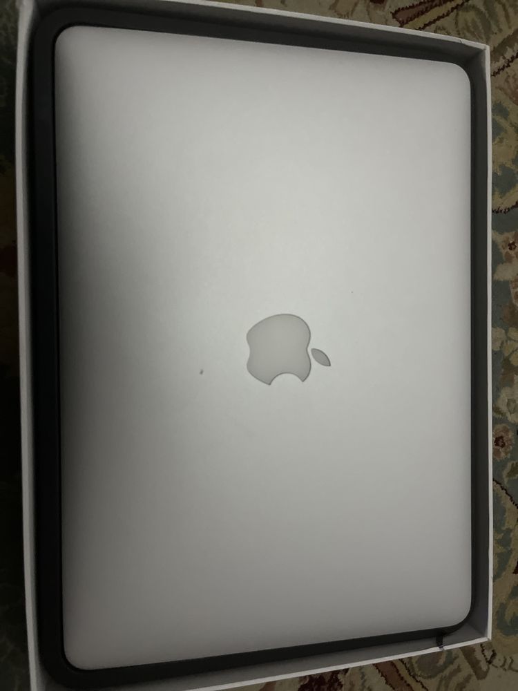 Продам Macbook Air