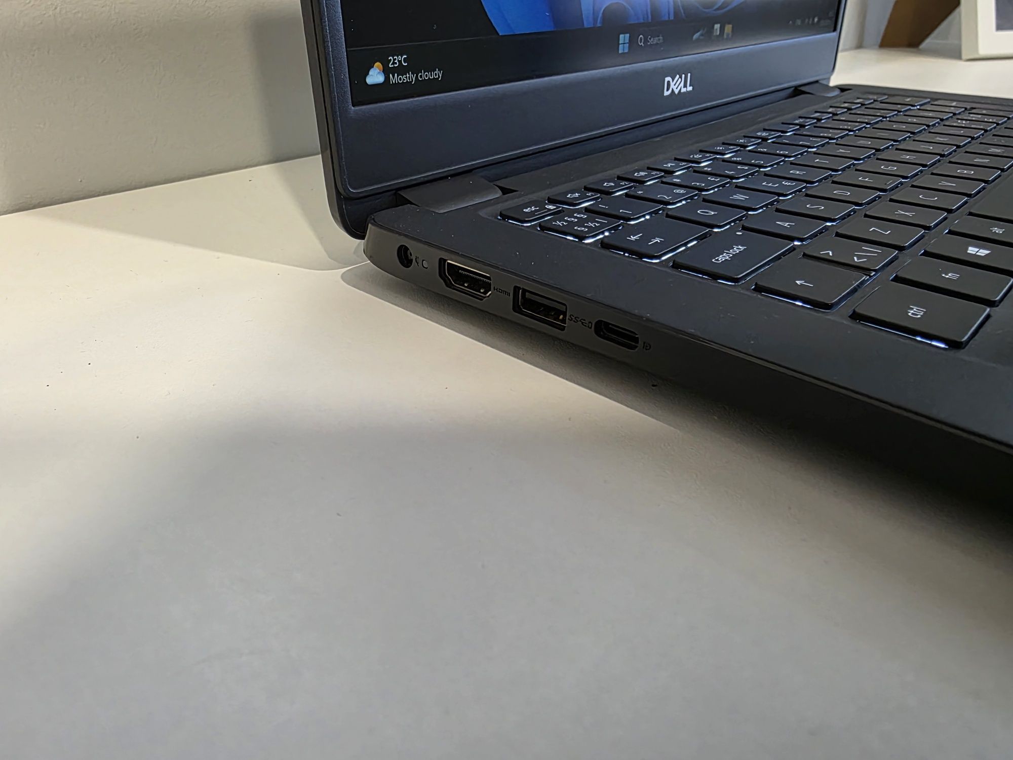 Лаптоп Dell Latitude 3410