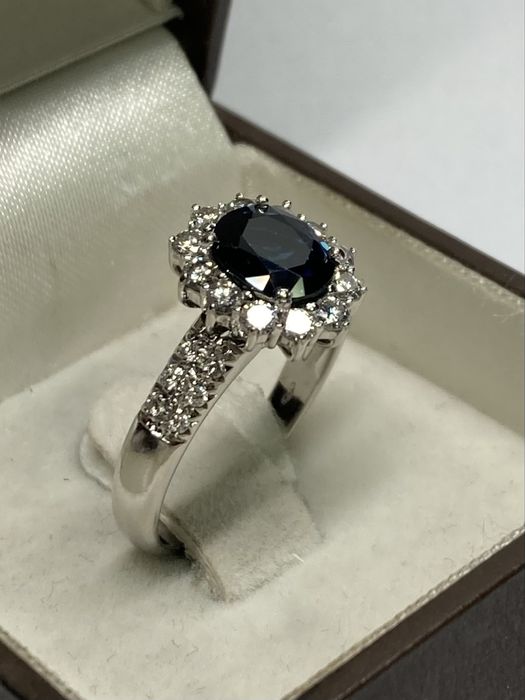 Inel aur alb 18kt.cu safir si diamante