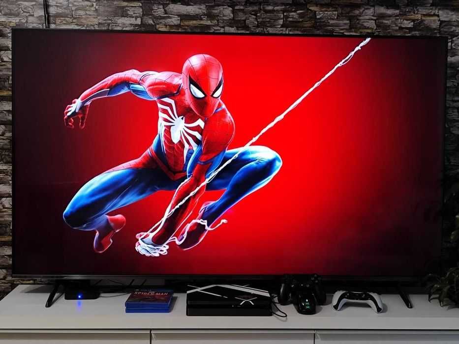 PlayStation 4 Slim с два джойстика и докинг станция
