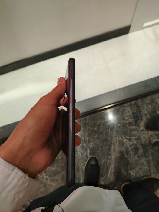 Infinix Hot 12 Play 128 GB экран идеал, батарея держит 2 дня