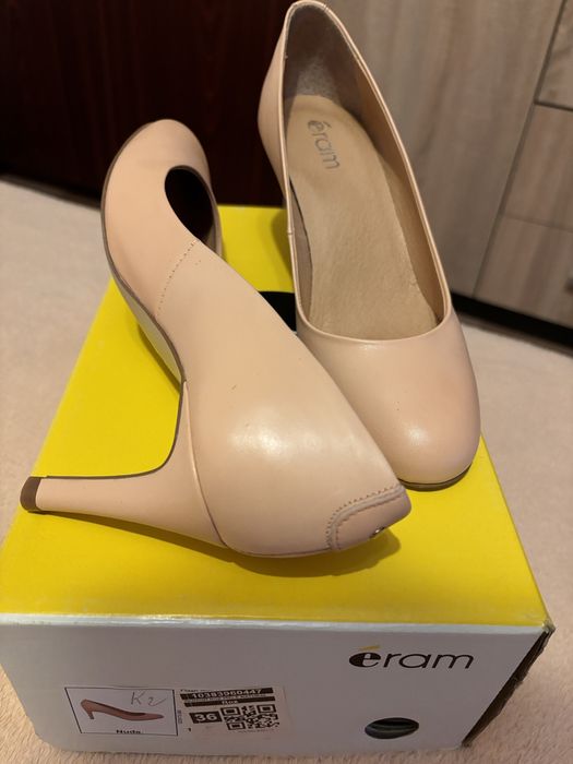 Pantofi noi din piele naturala