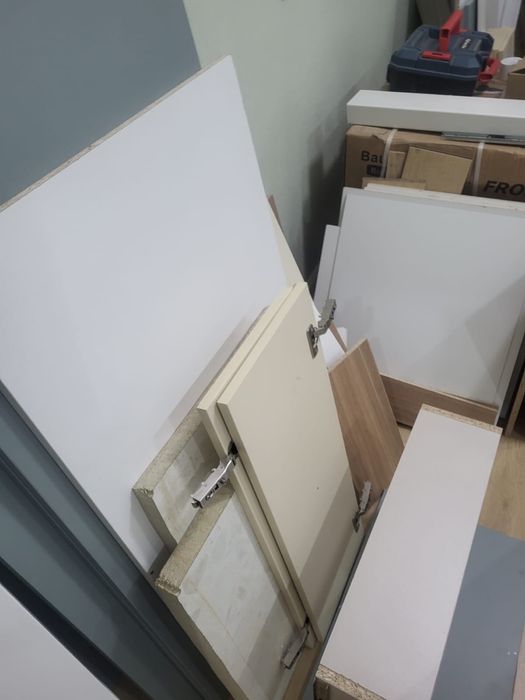 Продаю недостроенную кухню