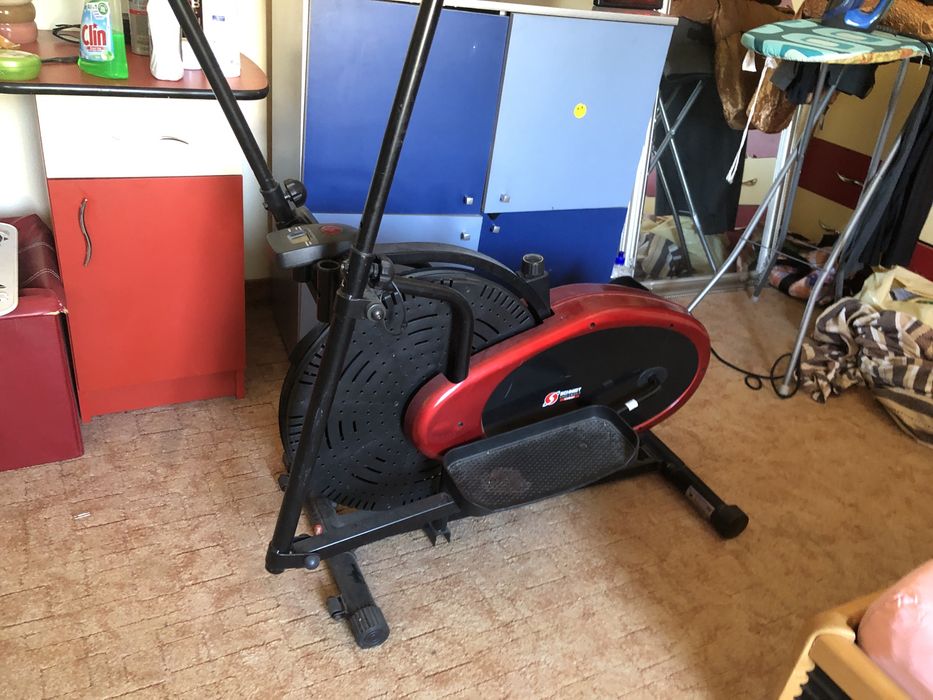 Bicicleta sport epileptica profesionala de sport in camera