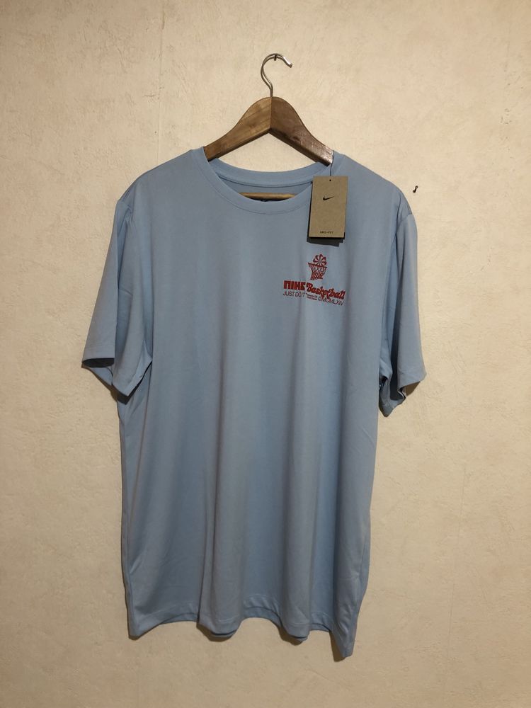 Nike Sportswear Нови Тениски