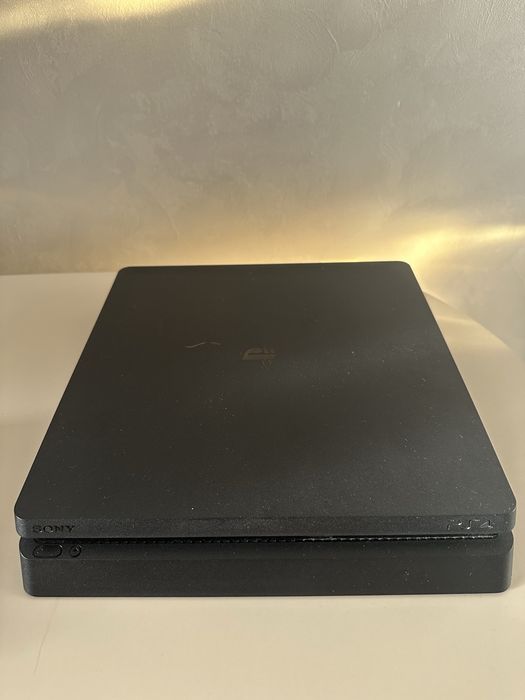 Playstation 4 slim