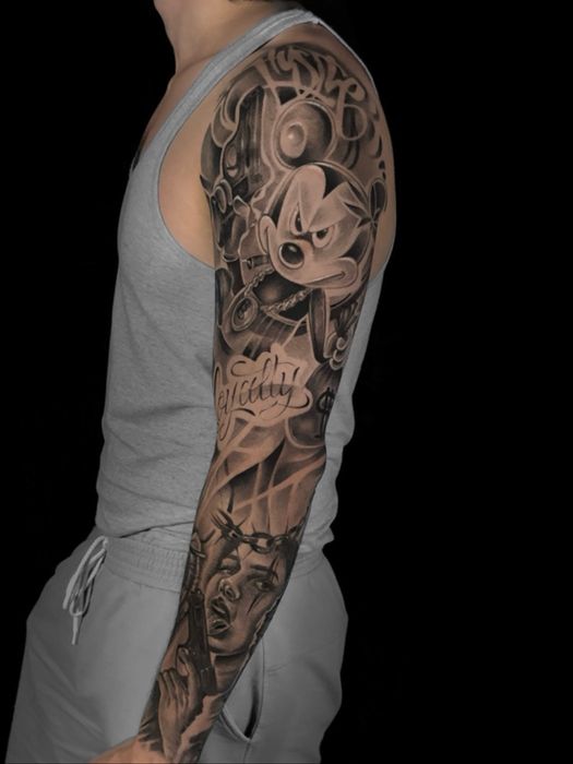 Татуировка художественная.