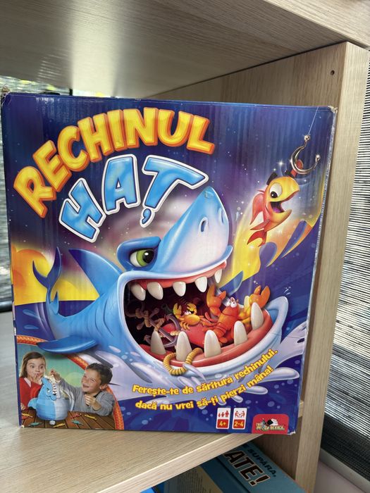 Joc rechinul hat Noriel