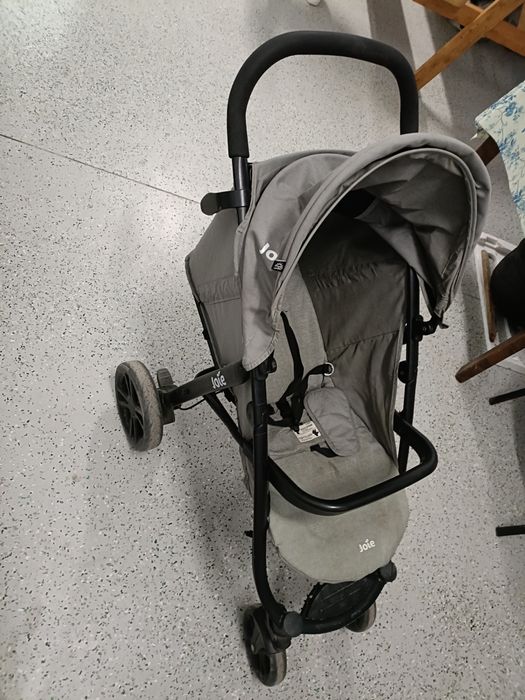 Cărucior pentru copii