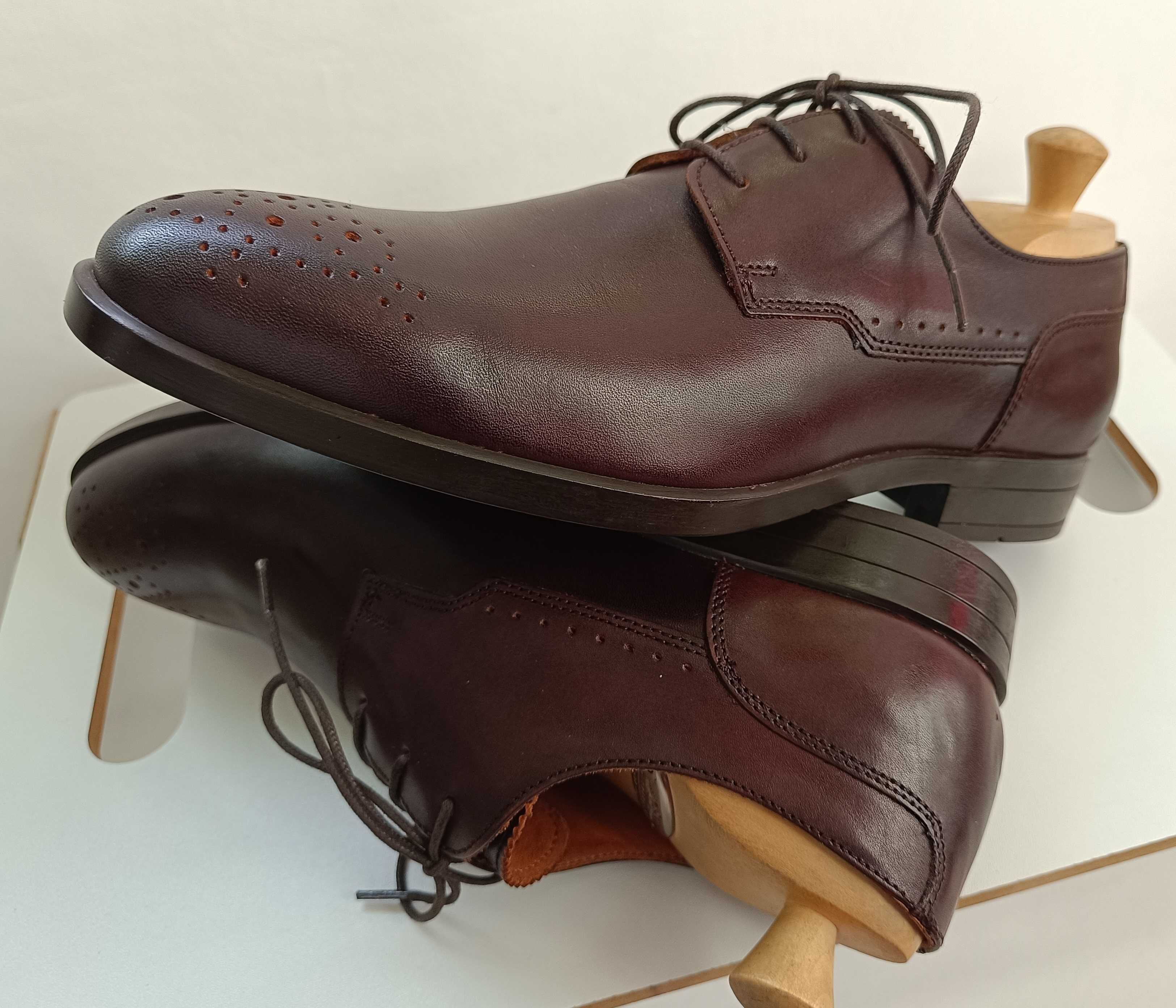 Pantofi derby 40 lucrati manual Minelli NOI piele naturala moale